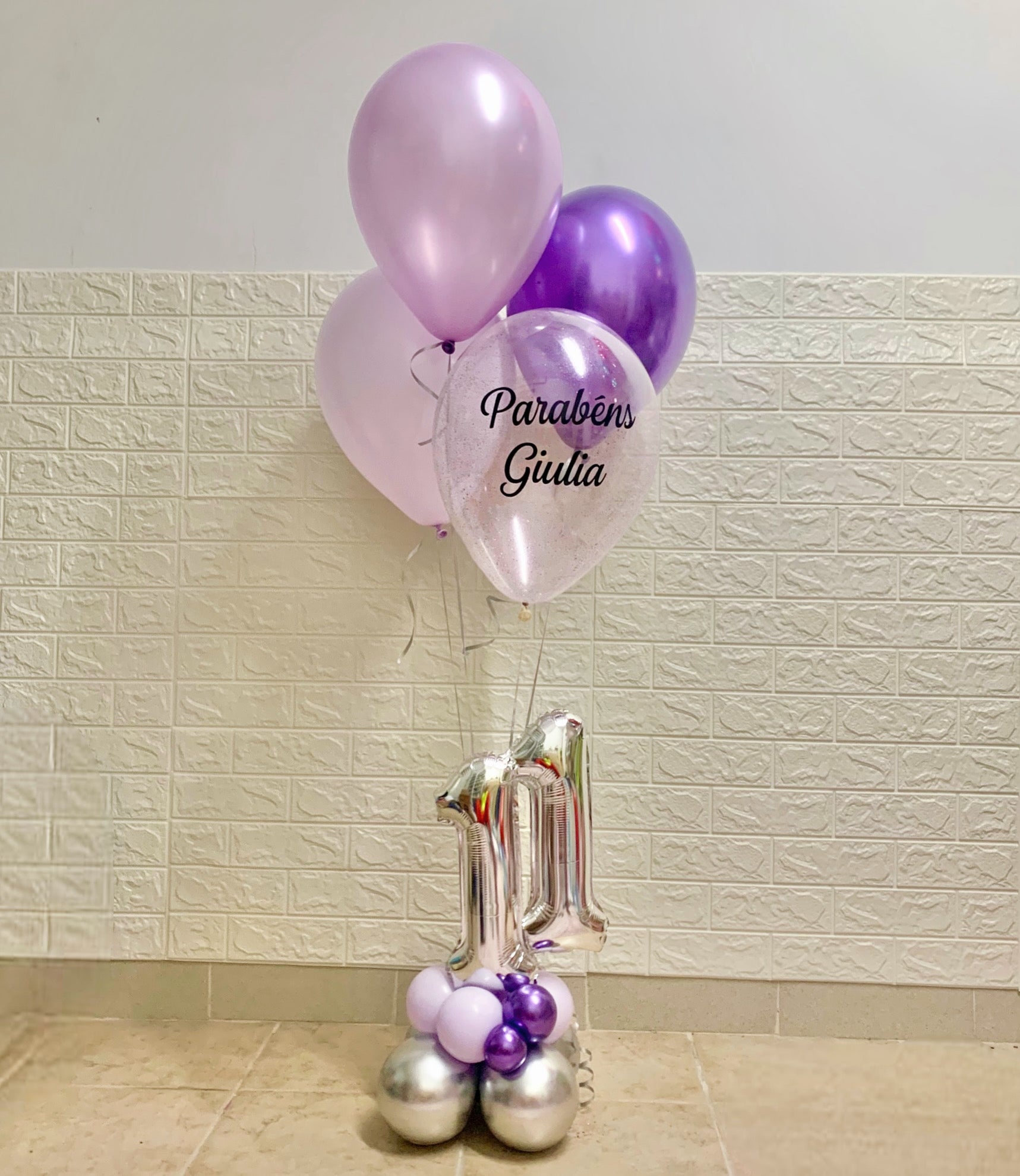 Centro de mesa com gás helio (idade + 4 balões latex)
