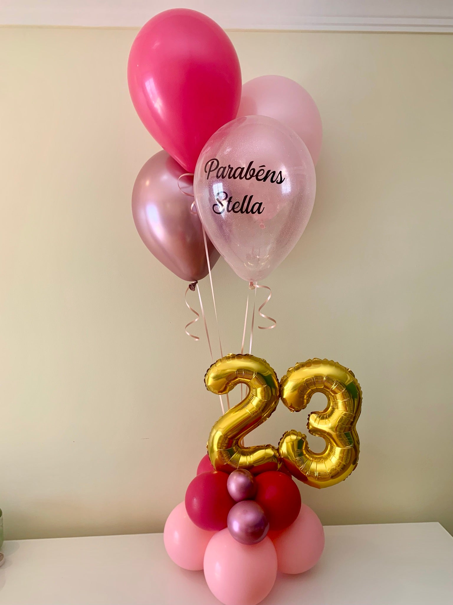 Centro de mesa com gás helio (idade + 4 balões latex)