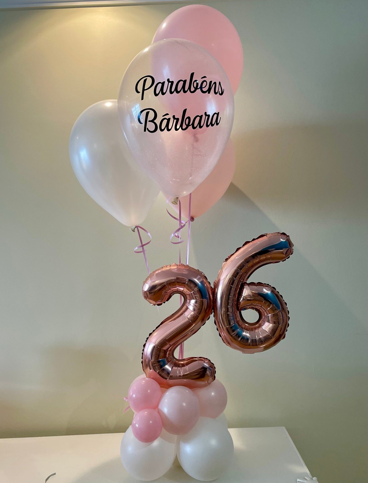 Centro de mesa com gás helio (idade + 4 balões latex)