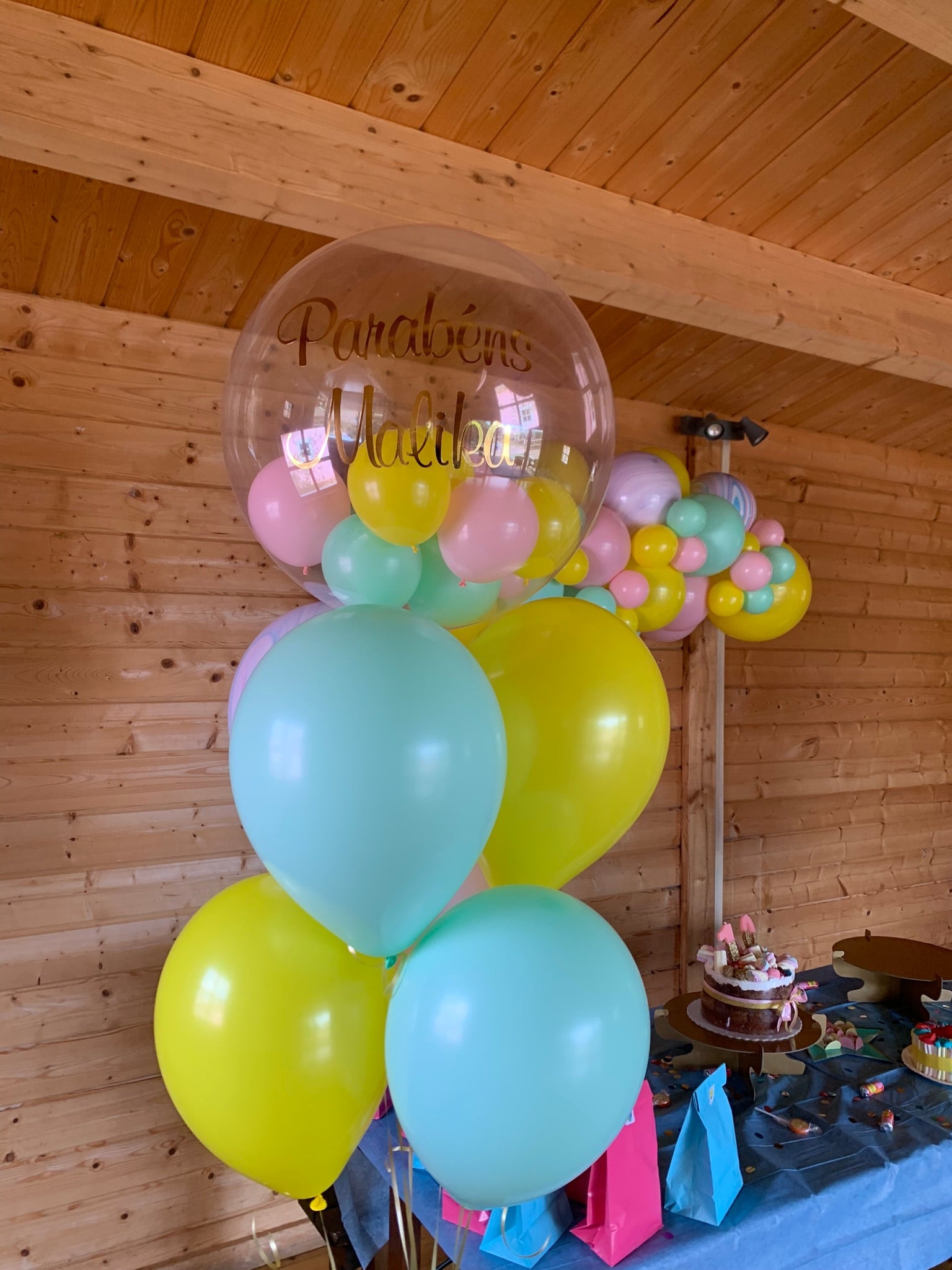 Bouquet de balões personalizado (Bubble + 6 latex)
